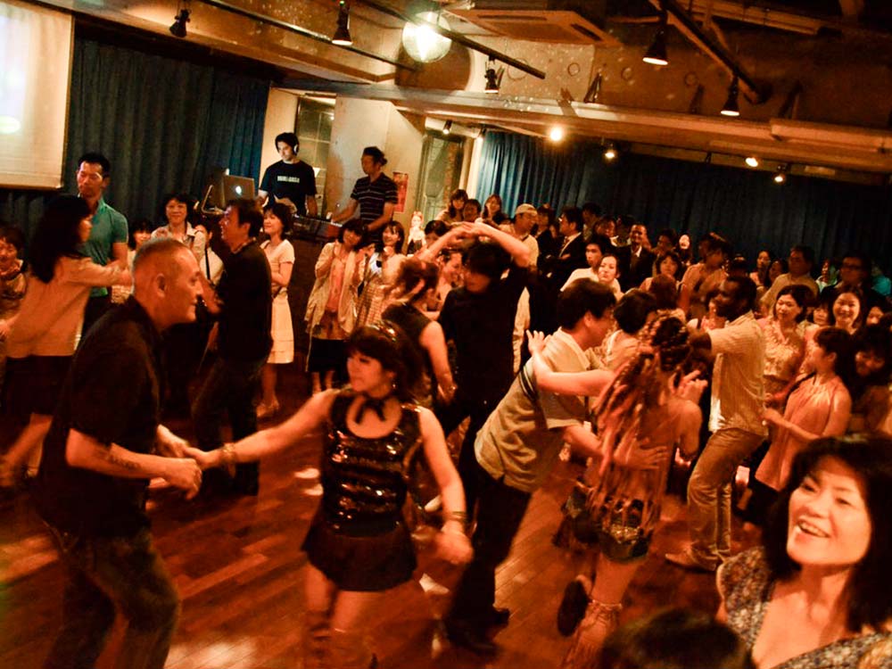 ラテンナイト Salson